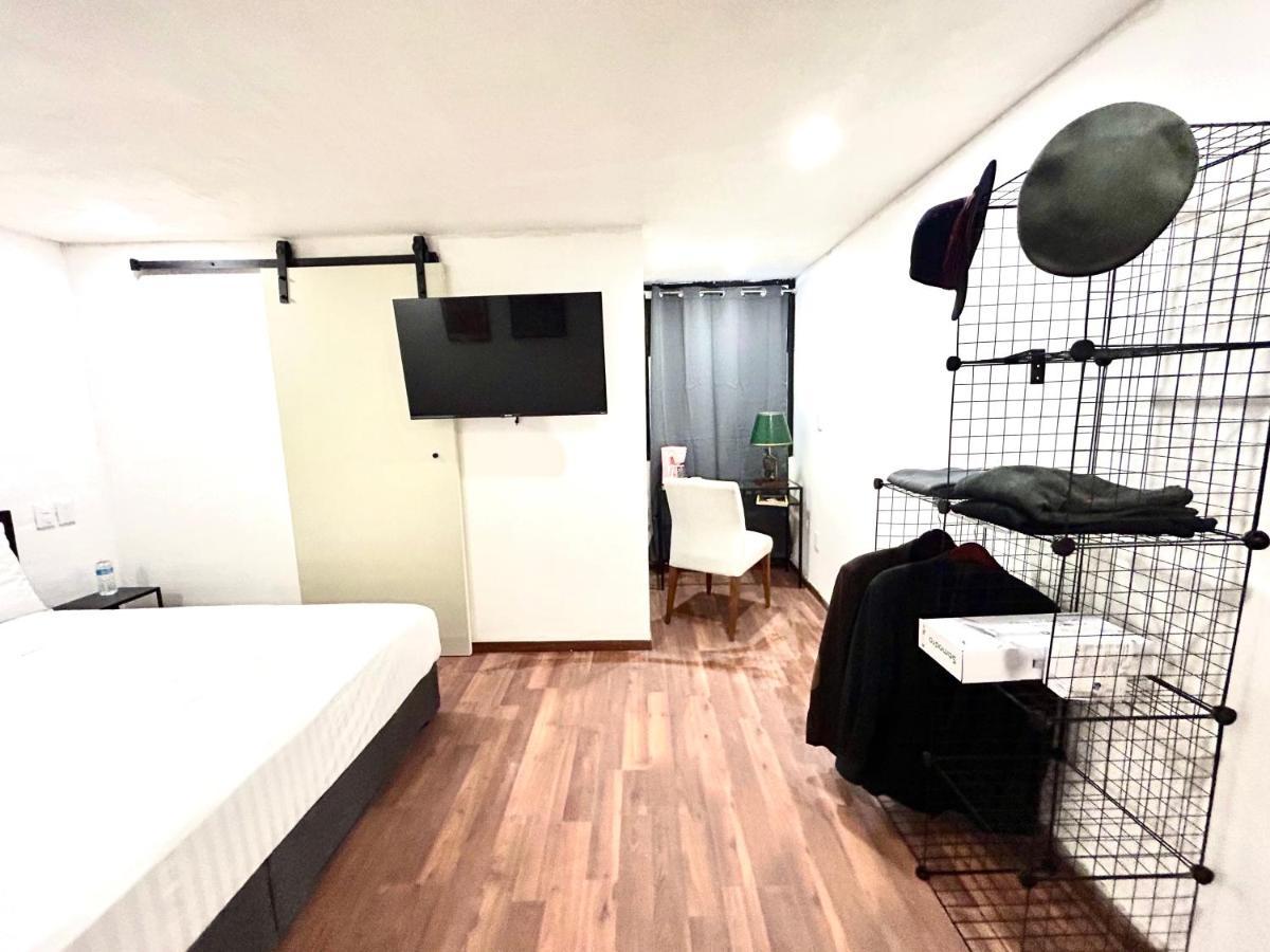 Lindas Suites Eugenio Sue Città del Messico Esterno foto